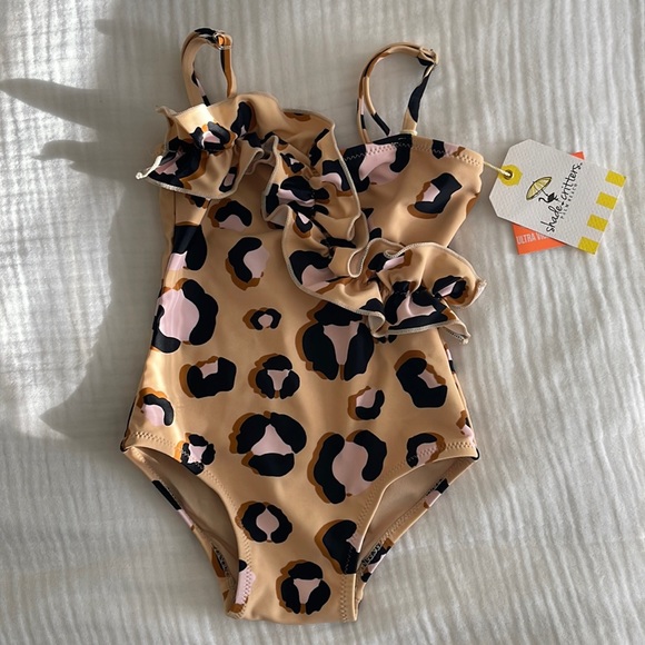 One Piece Ruffled Girls Leopard One Piece Swimsuit - Picture 3 of 5